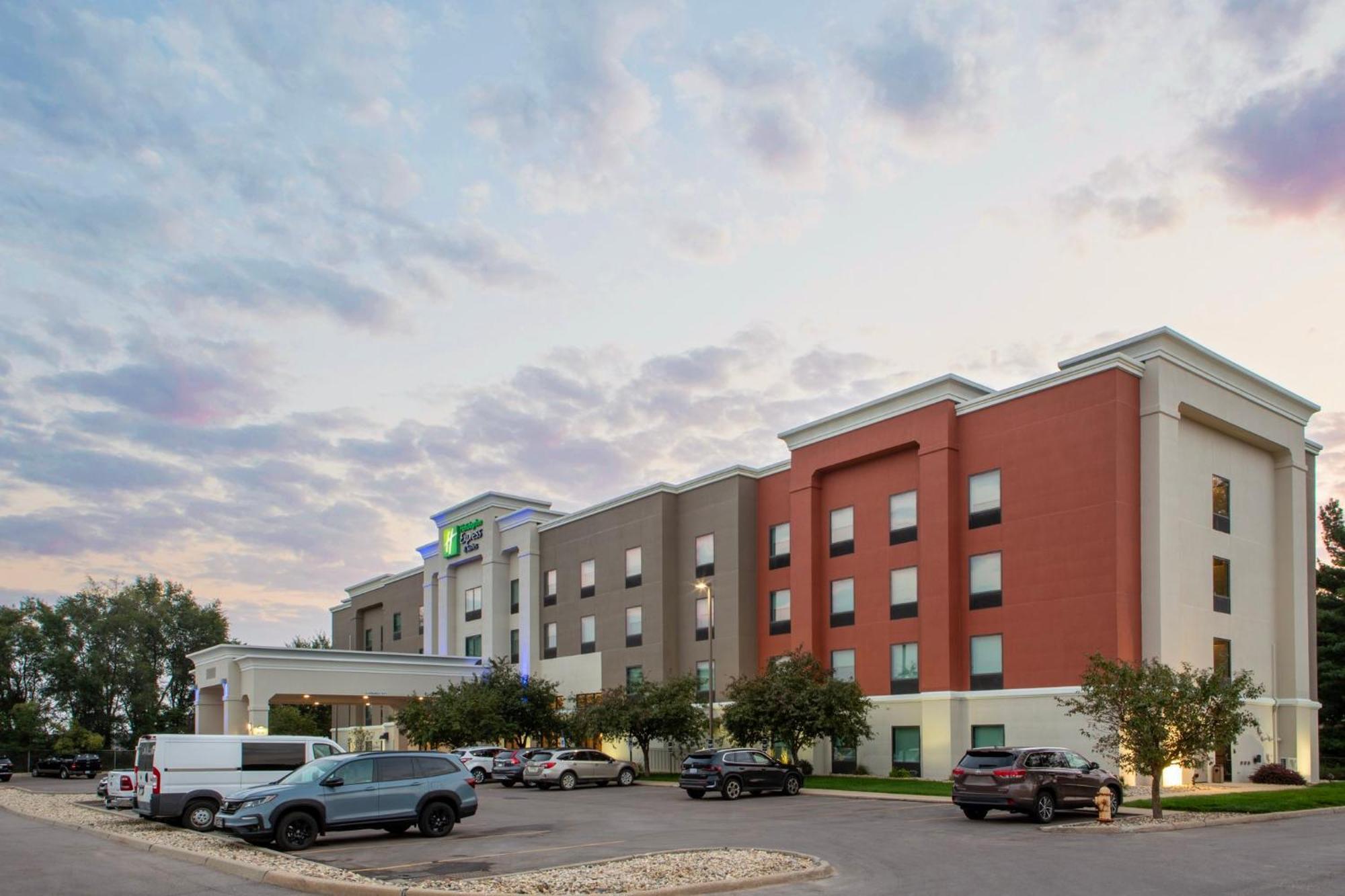 Holiday Inn Express & Suites Sioux City-South By Ihg Exterior photo