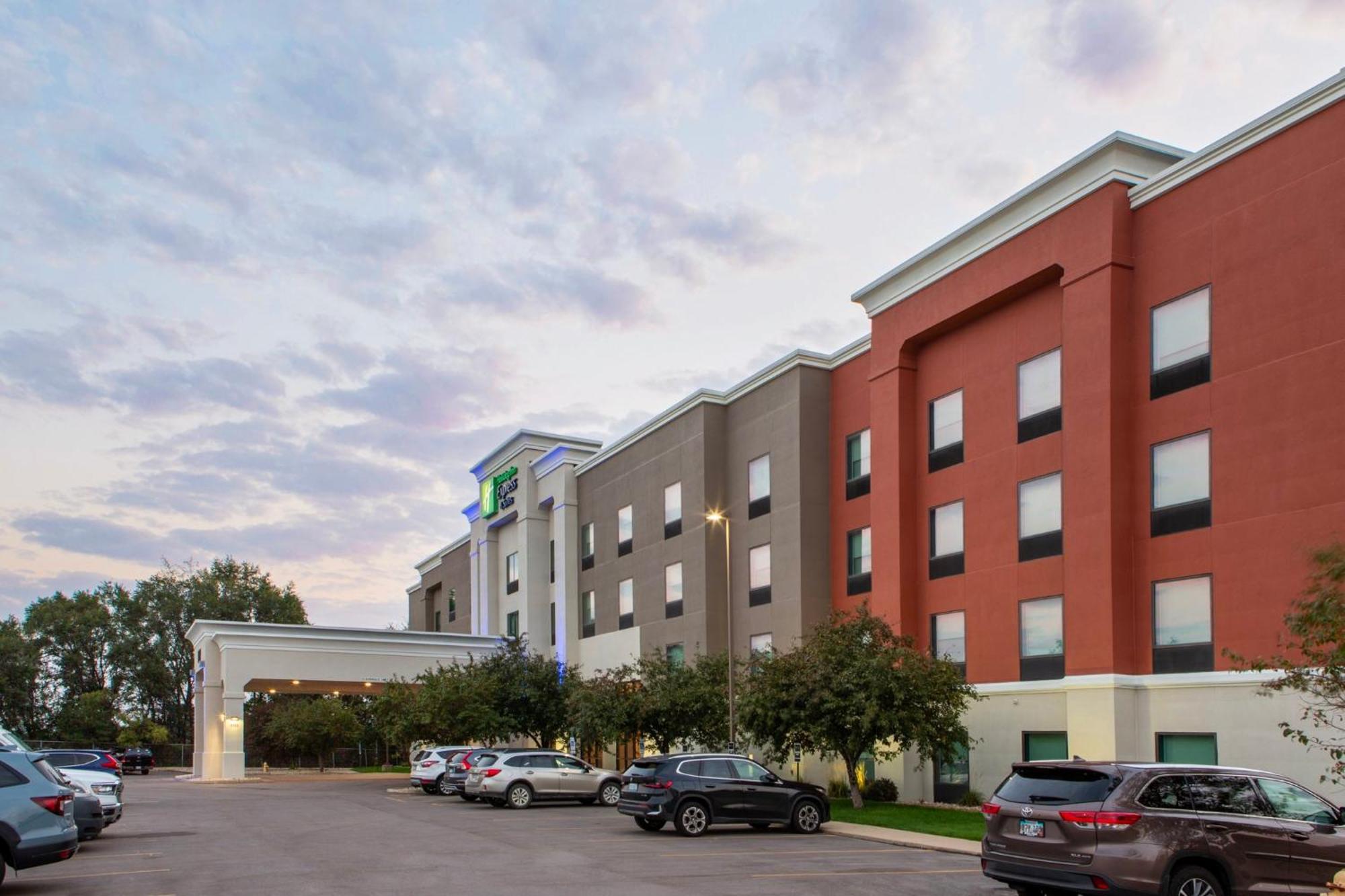Holiday Inn Express & Suites Sioux City-South By Ihg Exterior photo