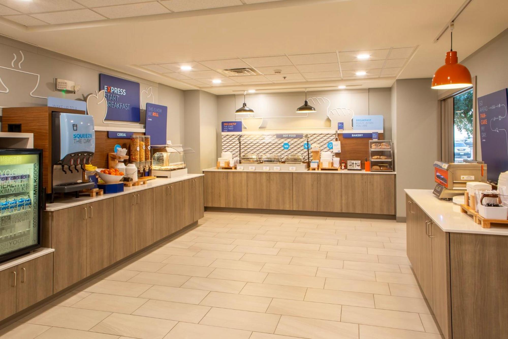 Holiday Inn Express & Suites Sioux City-South By Ihg Exterior photo